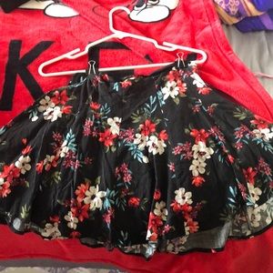 Floral print skirt